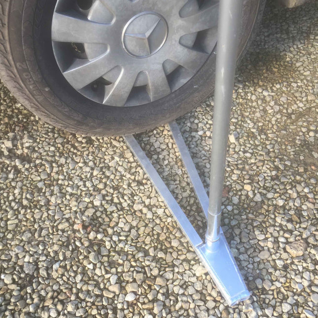 Drive on flag base